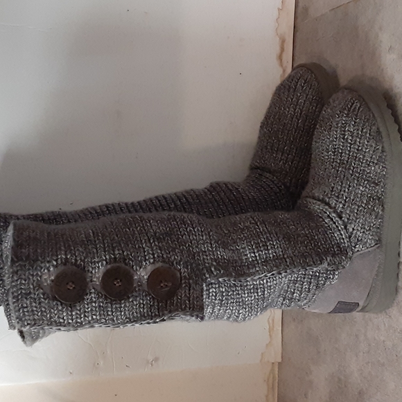 UGG  boots  size  6 women - Picture 2 of 5